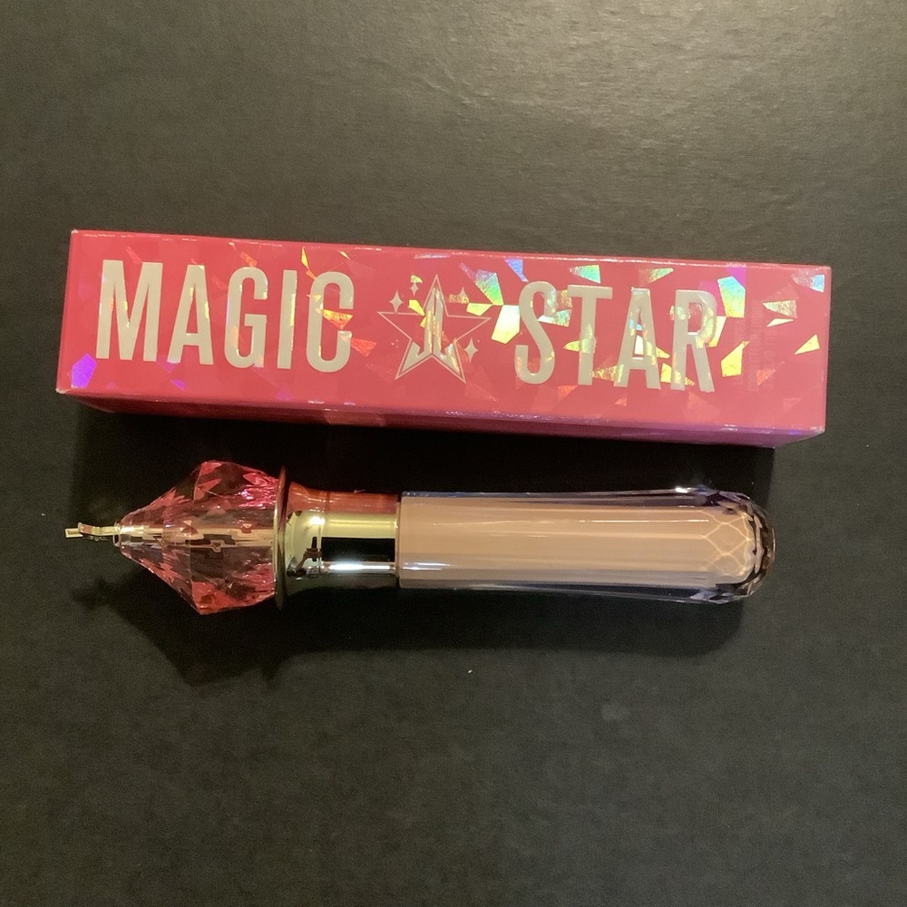 Jeffrey Star 13.5 Magic Star Liquid Concealer
